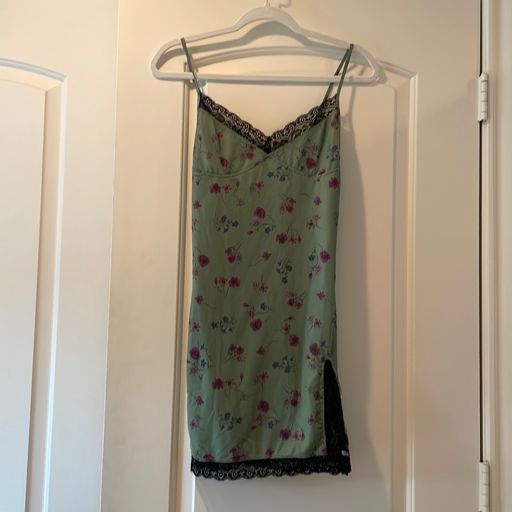 Coti Bodycon Dress In Lilac Rose Khaki With Black Lace- Motel Rocks